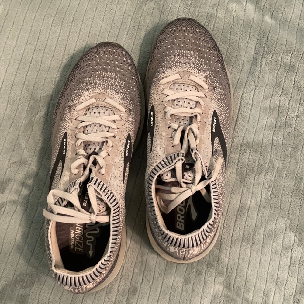 Brooks leviate running shoes